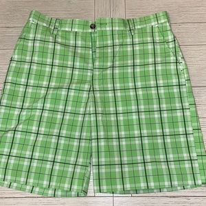 IZOD perform x golf shorts size 34